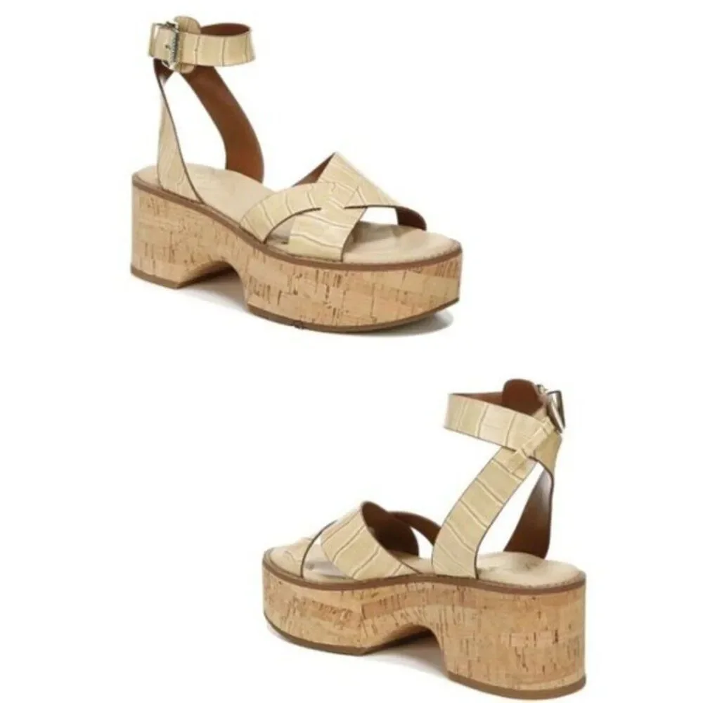 FRANCO SARTO Embossed Leather Platform‎ Sandal